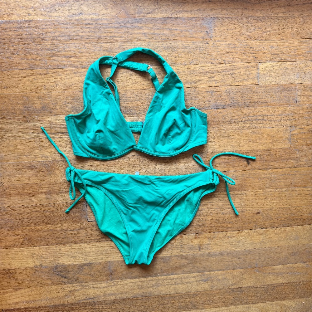 Athleta 2 Piece Bikini Sz 36 D/DD top & L Bottom